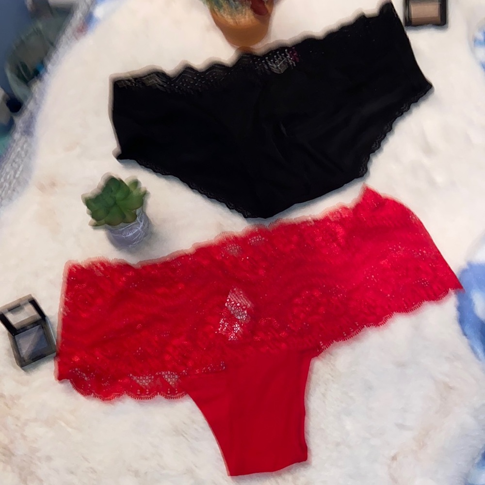 NWOT/ sexy hip-hugger panties.